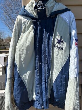 STARTER Dallas Cowboys Two-Tone Hooded Puffer Jacket - Navy & Light Gray